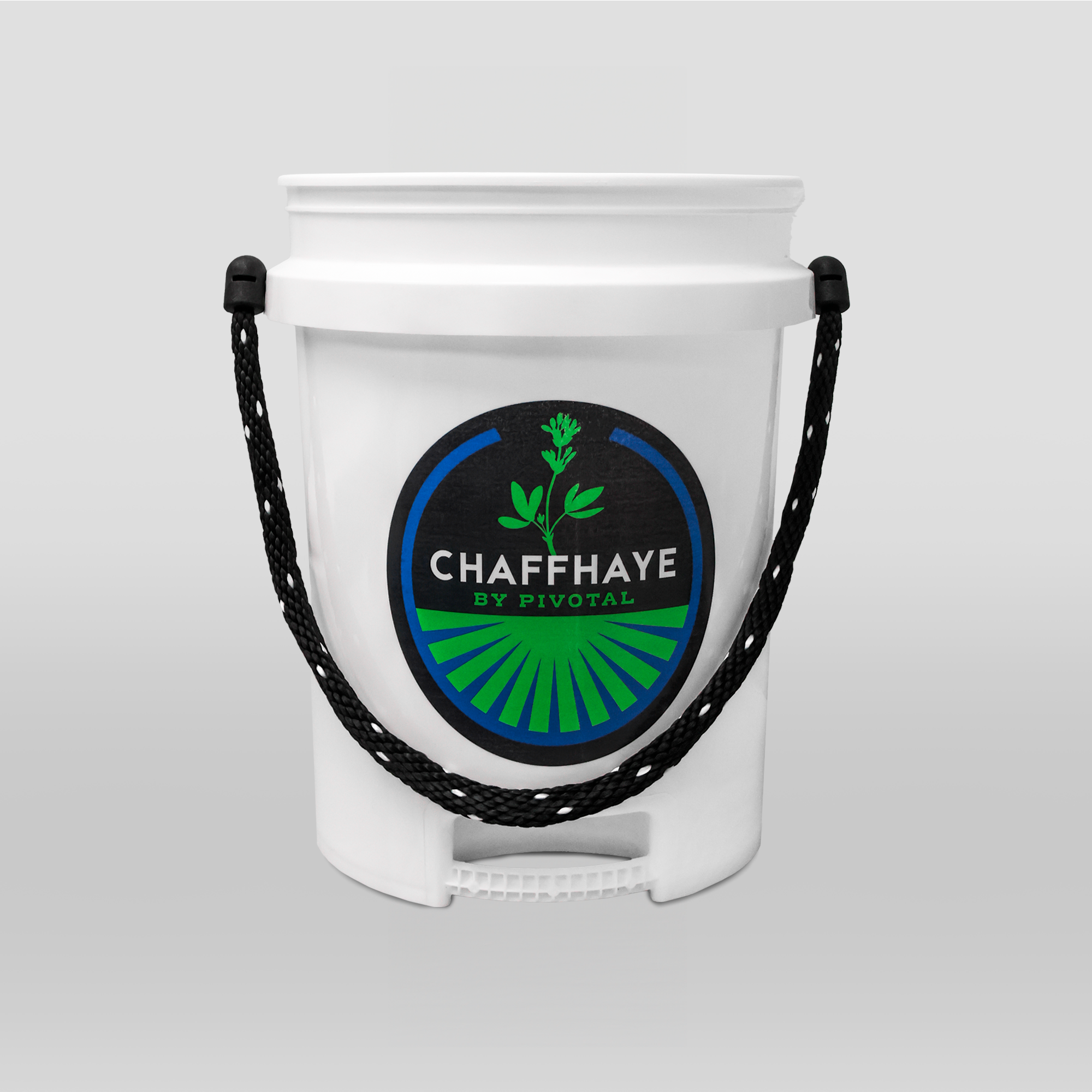 Pivotal 5 Gallon Bucket w/Handle for Pouring